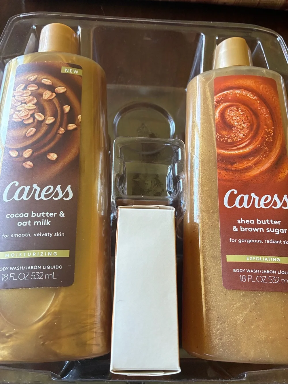 Caress Buttery Indulgence Gift Pack - Gold Body Wash & Bar Soap. New. Never open